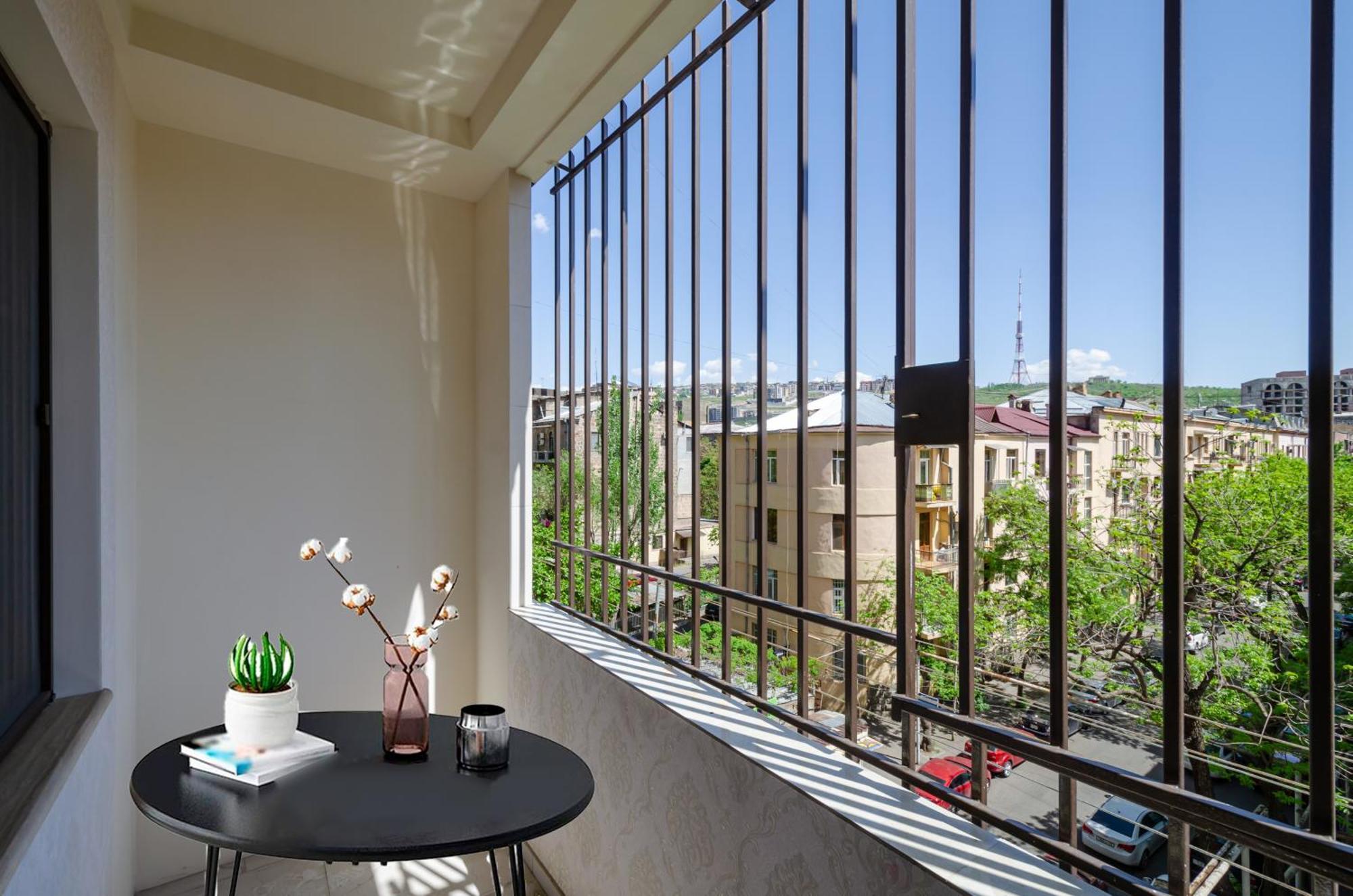 5A Beautiful Apartment In The Center Of The Capital Photo Original Erevan Exterior foto